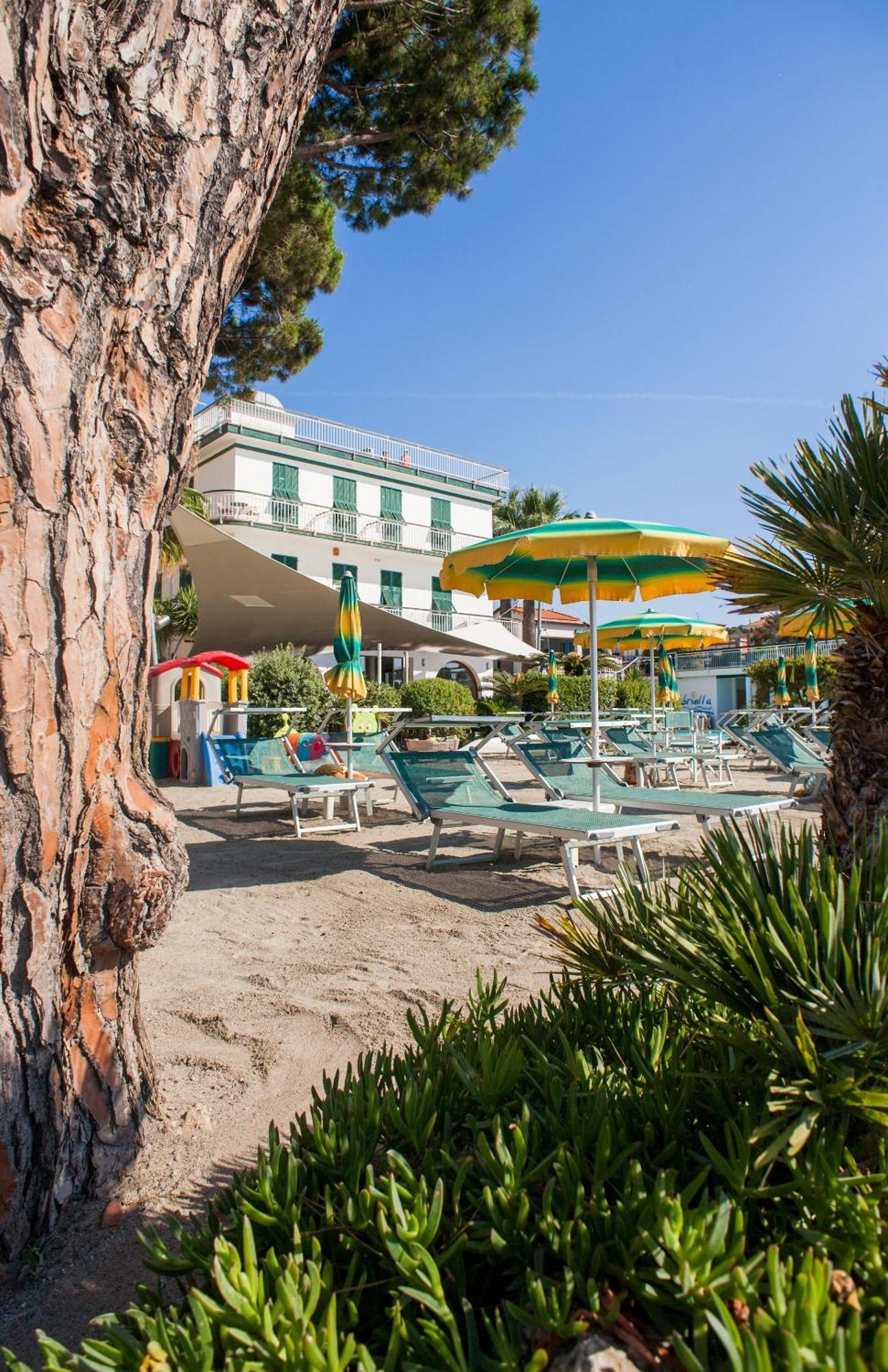 Hotel Gabriella دْيانو مارينا المظهر الخارجي الصورة