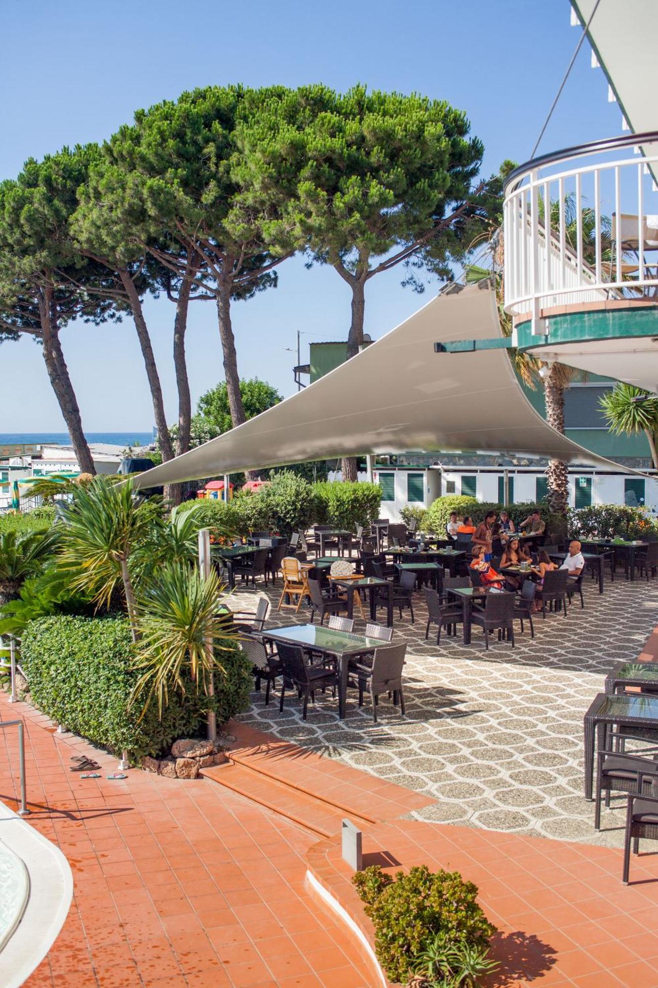 Hotel Gabriella دْيانو مارينا المظهر الخارجي الصورة