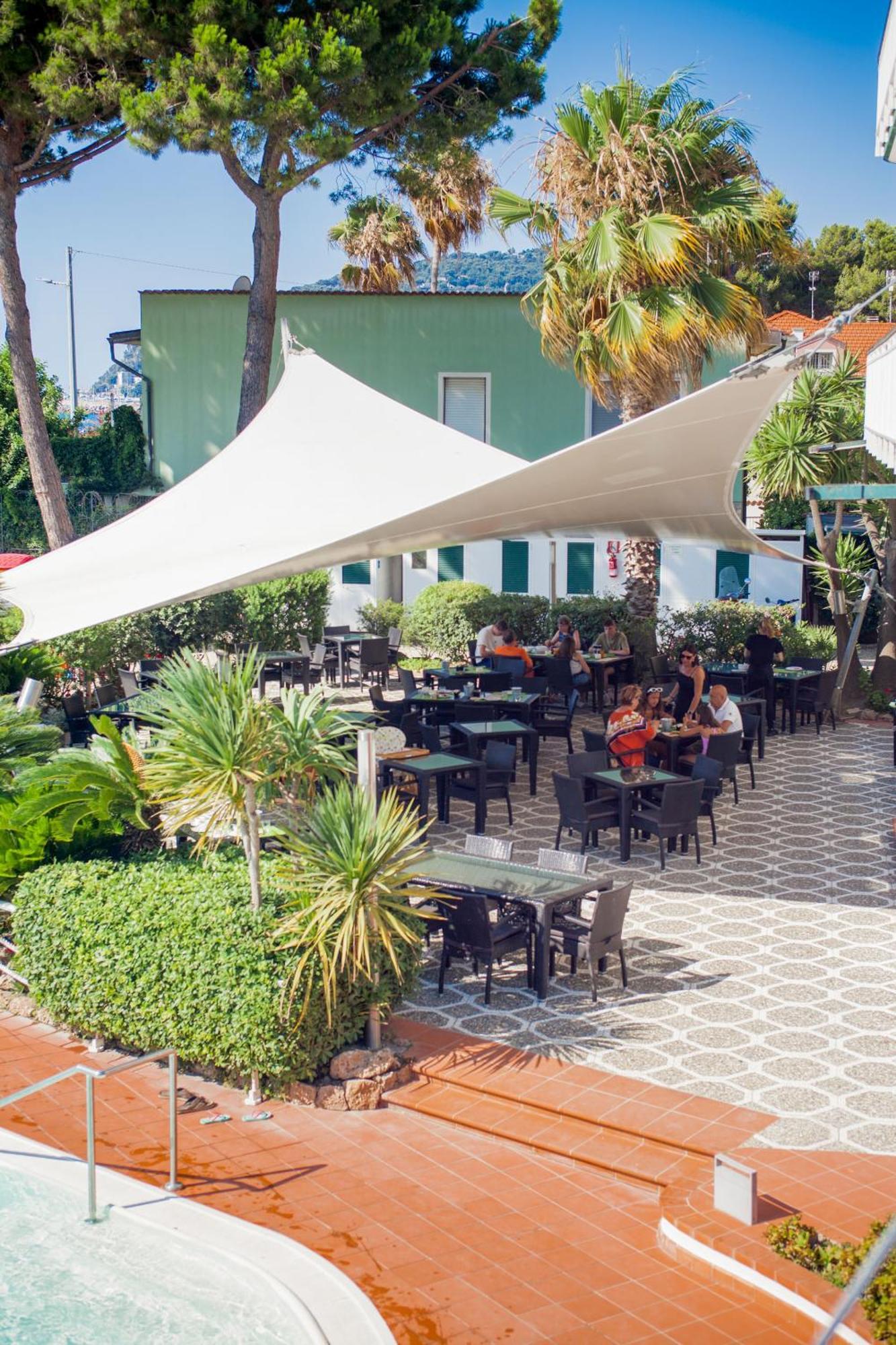 Hotel Gabriella دْيانو مارينا المظهر الخارجي الصورة
