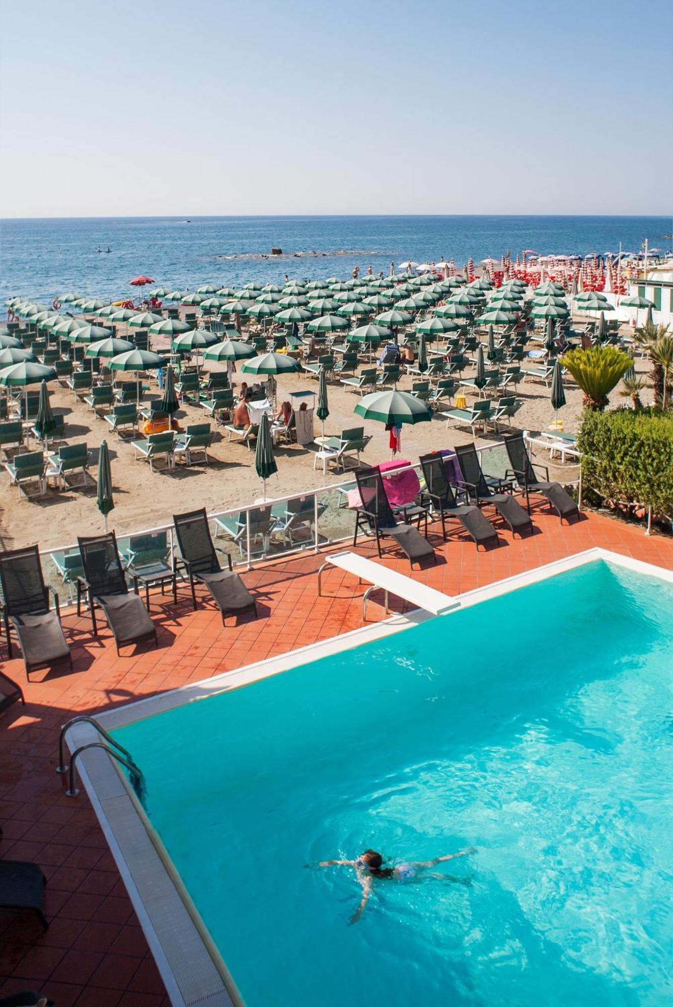 Hotel Gabriella دْيانو مارينا المظهر الخارجي الصورة