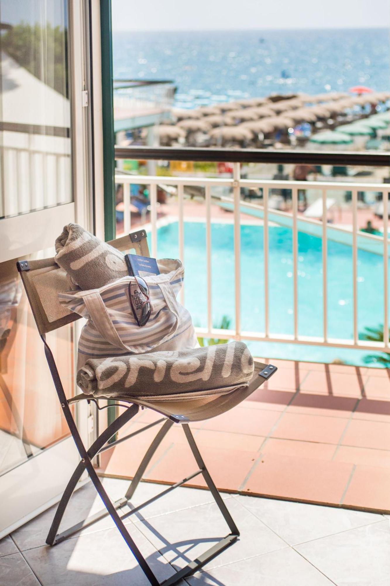Hotel Gabriella دْيانو مارينا المظهر الخارجي الصورة